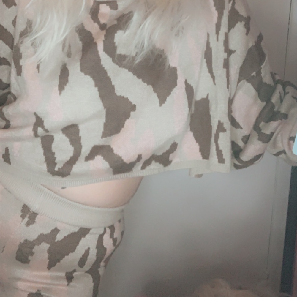 Matching set - Picture 2 of 2
